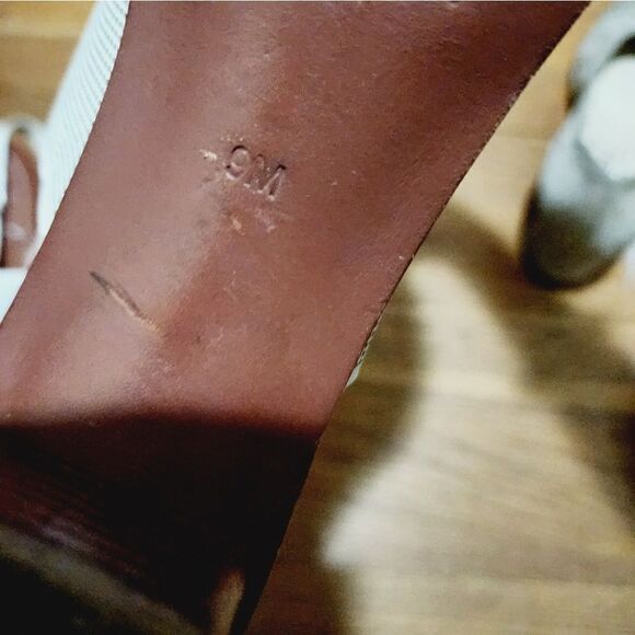 Tory Burch  - Picture 6 of 8